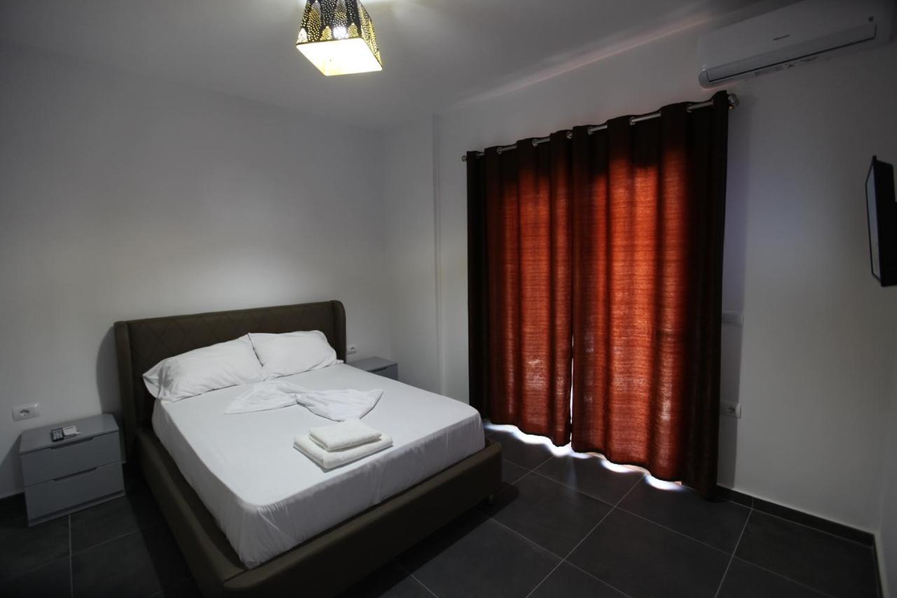 Deda Apartments Sarandë Exterior foto