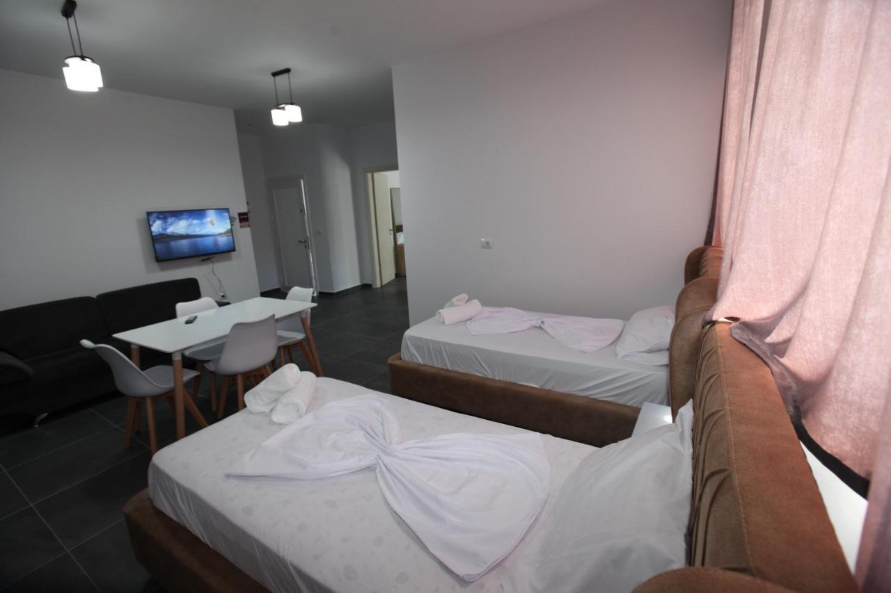 Deda Apartments Sarandë Exterior foto