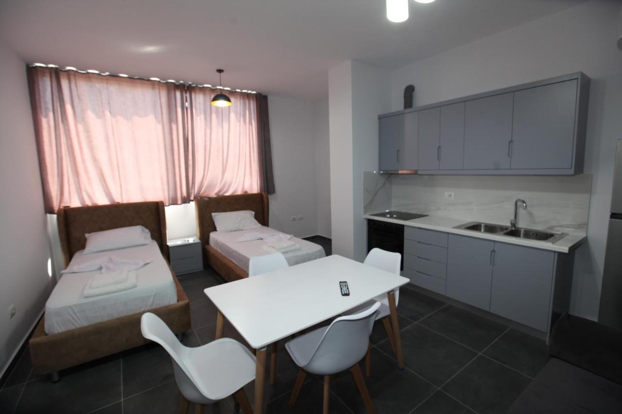 Deda Apartments Sarandë Exterior foto